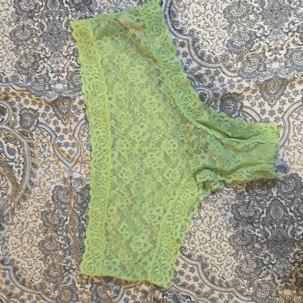 NWOT Green lace Splendies panties